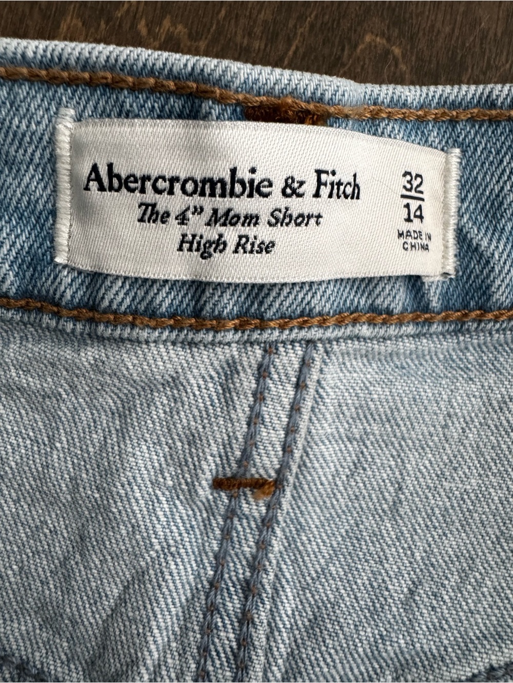 NEW Abercrombie 4” High Rise Mom Shorts size 32 (women’s US 14) - Picture 4 of 4